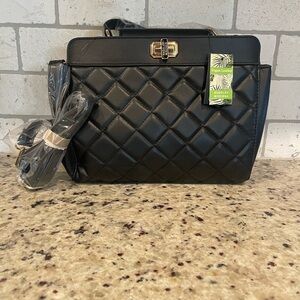 BADGLEY MISCHKA Elegant Black Quilted Handbag